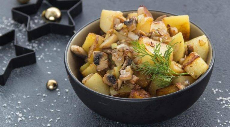 Вкуснейшие тушеные блюда с картошкой и грибами в мультиварках редмонд и поларис. рецепты и фото