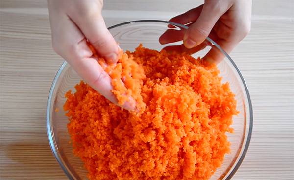 Салат из сырой моркови