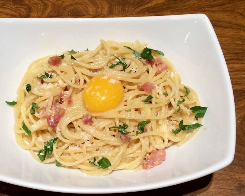Спагетти в сливочном соусе с курицей