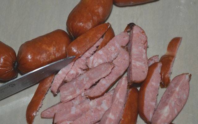 Салаты с консервированной фасолью и сухариками, вкусные, необычные, но простые