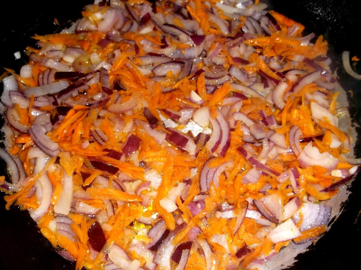 Солянка с колбасой