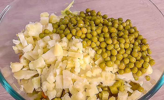 Винегрет с солеными грибами