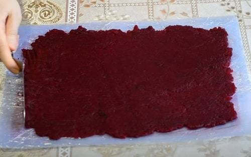 Закуска из лаваша: рулетики с сельдью и картофелем