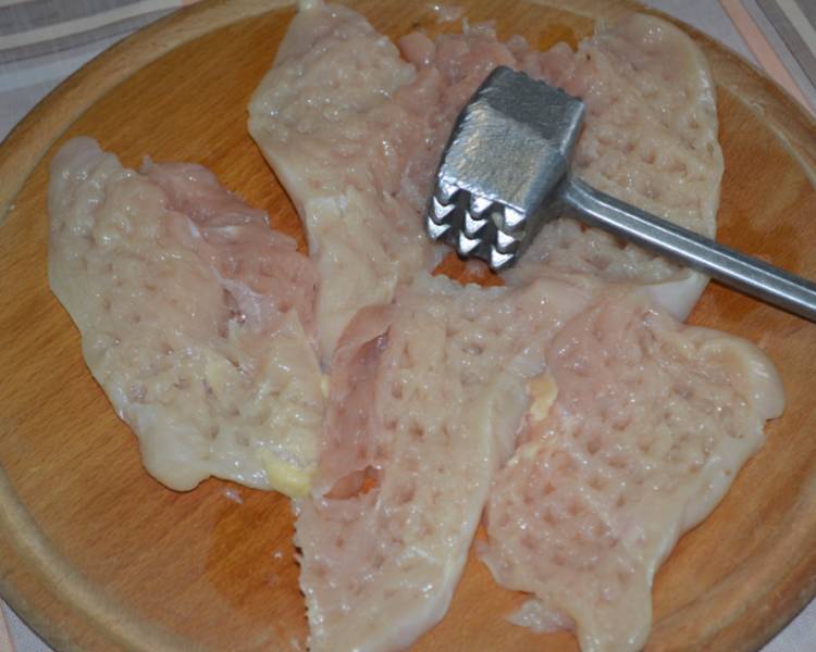 Отбивные из куриной грудки: в панировке, кляре, на сковороде и в духовке