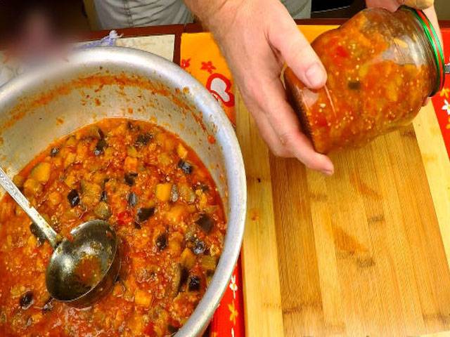 Башенки из баклажанов с помидорами и сыром