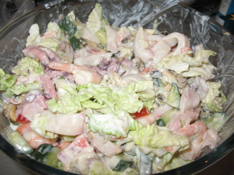 20 простых и вкусных салатов, которые подойдут на все случаи жизни