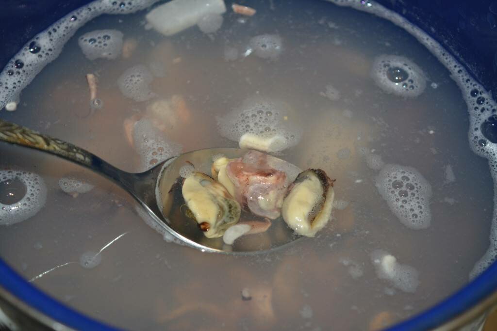 Морская капуста вареная. Сколько варить морской коктейль замороженный. Уха рыбная. Магний в морской капусте. Ламинария сушеная салат.