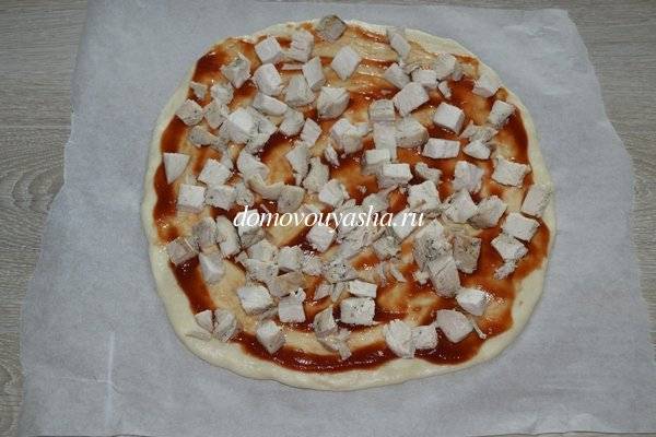 Пицца с ананасами