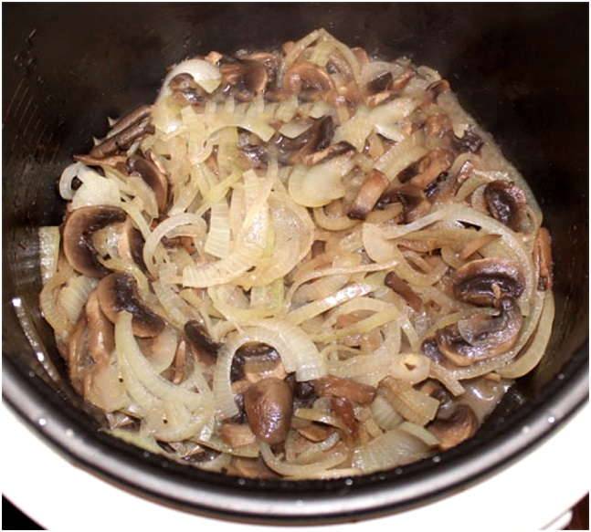 Вкуснейшие тушеные блюда с картошкой и грибами в мультиварках редмонд и поларис. рецепты и фото
