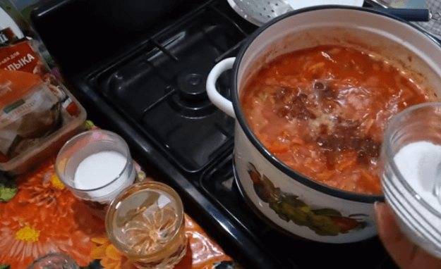 Салат из риса и яиц