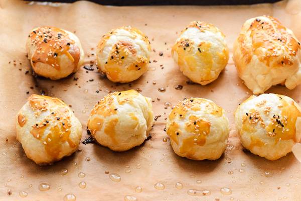 Как приготовить пирожки с яблоками для всей семьи