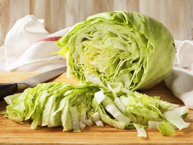 Рецепт: салат с кальмарами и сыром