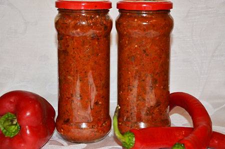 Макароны с томатным соусом на сковороде