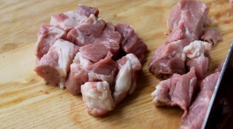 Мясо с грибами, запеченное в духовке или мультиварке