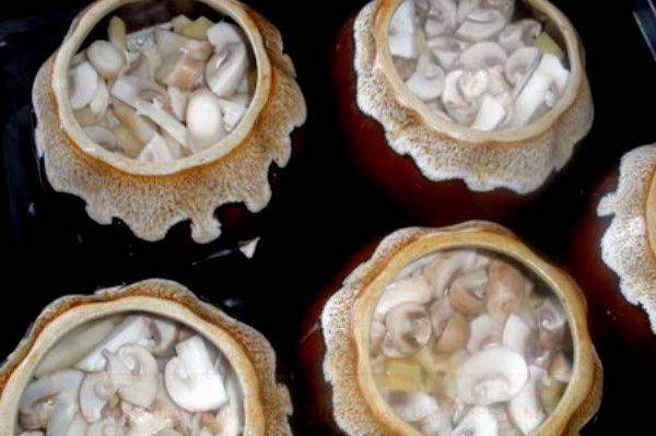 Жаркое по-домашнему из свинины и картофеля: 9 популярных рецептов