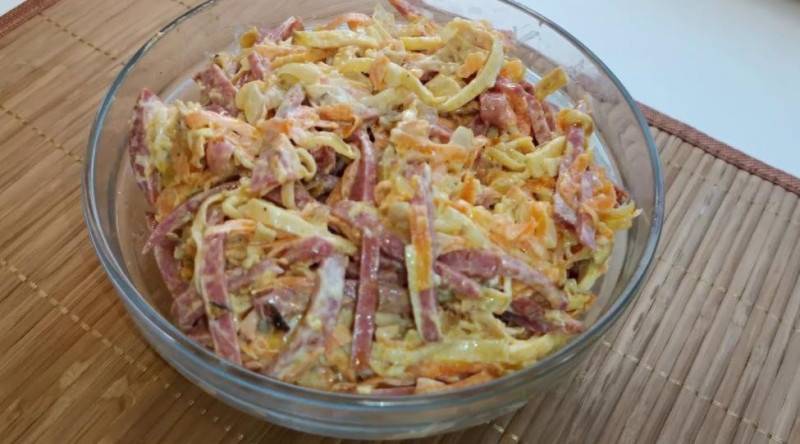 Вкусные салаты с яйцом и зелёным луком: подборка летних рецептов