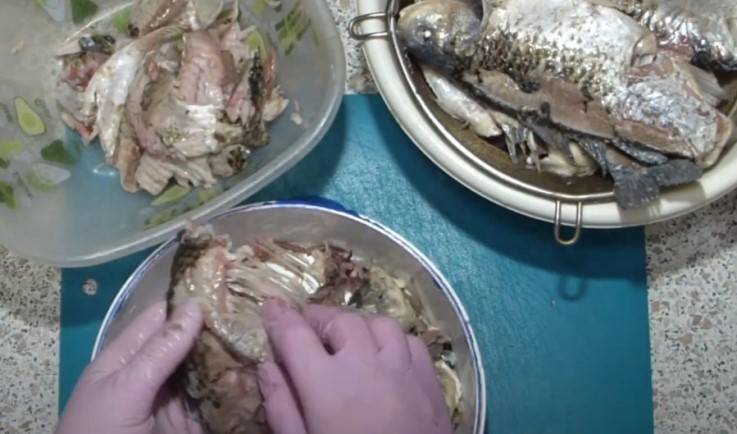 Тефтели из фарша с рисом в духовке: 3 рецепта