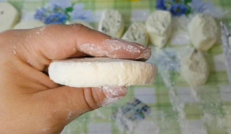 Сырники из творога: 20 пп-рецептов на любой вкус