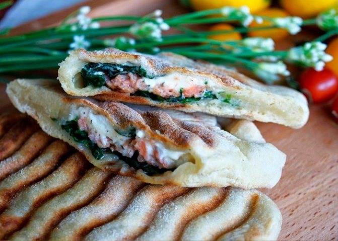 Панини, крок-мадам и вада пав: самые вкусные горячие сэндвичи из разных уголков мира