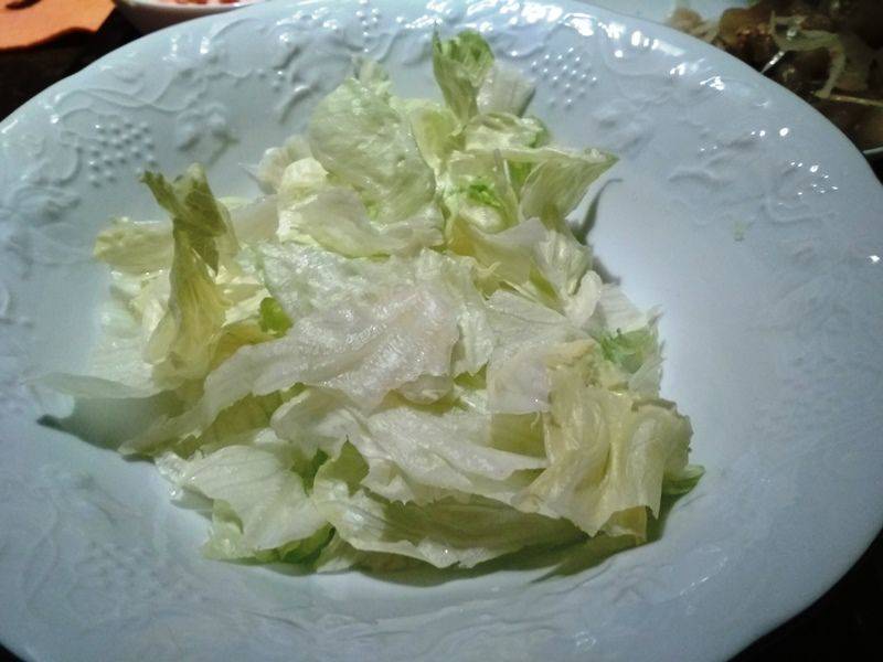 Салат с сыром и помидорами