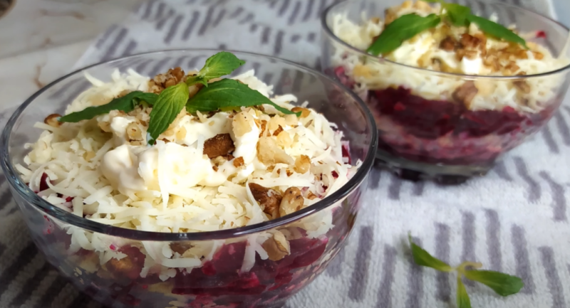 7 самых вкусных салатов из свеклы вареной 2022: простые пошаговые рецепты