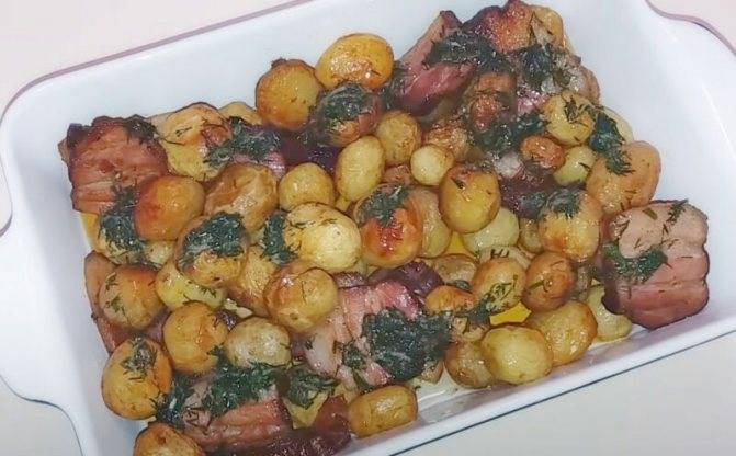 Картошка с овощами в духовке: в фольге, рукаве, горшочках
