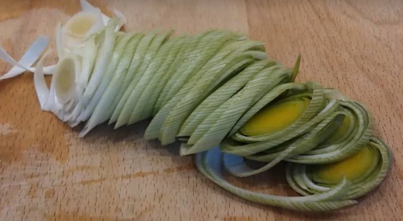 Лапша удон с курицей и овощами в соусе терияки