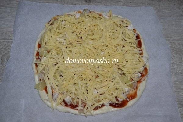 Пицца с ананасами