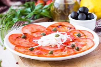 Карпаччо из сырокопченой куриной грудки: рецепт с фото