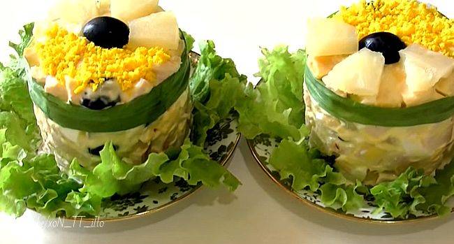 Салат с курицей и ананасами: классические рецепты очень вкусных салатов