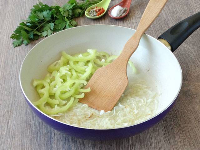 Тушеные баклажаны с овощами