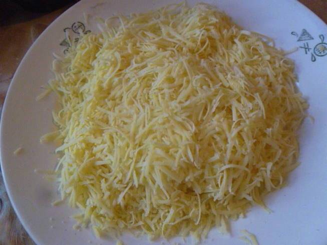 Блинный торт со сметанным кремом и бананами