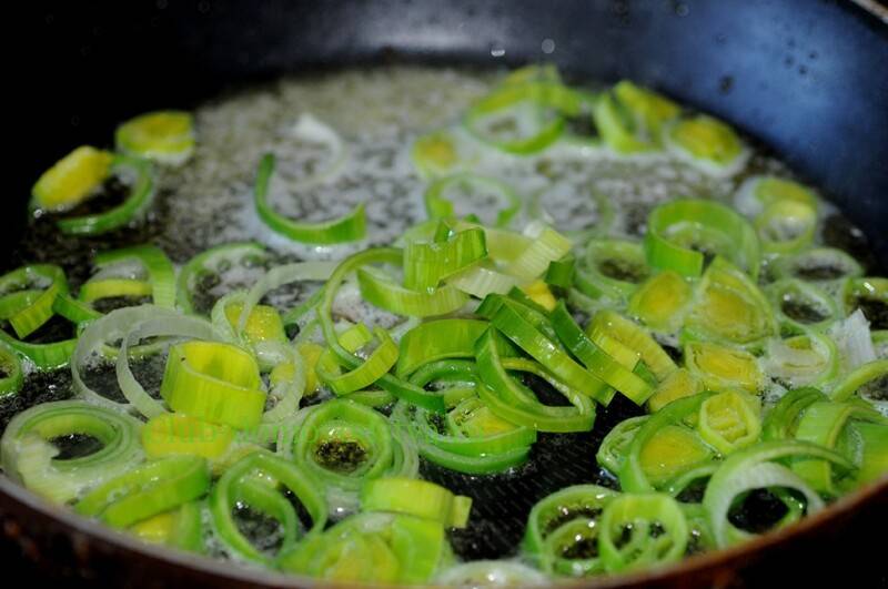Вкусный сырный суп из плавленых сырков и курицы