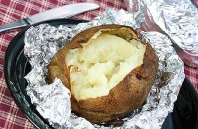 Картошка с овощами в духовке: в фольге, рукаве, горшочках