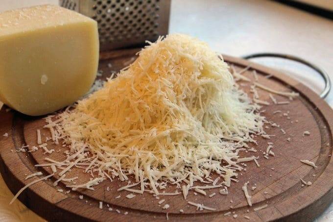 Салат из риса и яиц