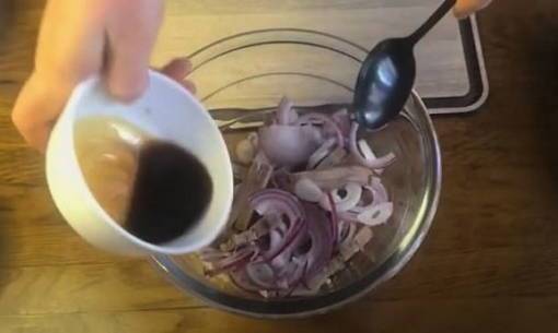 Лучшие салаты с языком: топ 25 самых вкусных и простых салатов со свиным и говяжьим языком с пошаговыми фото и видео рецептами