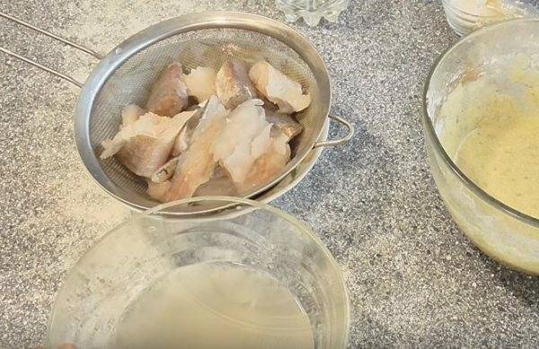 Хек, жареный в кляре