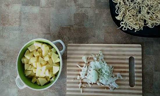 Домашняя лапша с курицей