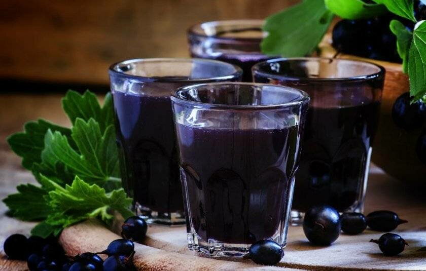 Сорбет из красной смородины и десертного вина