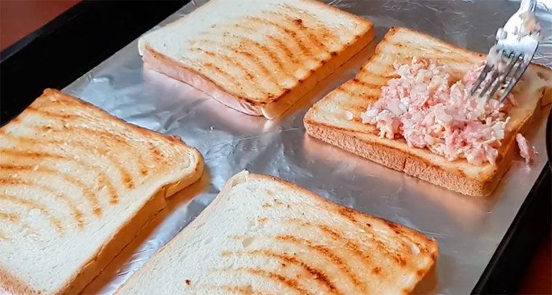 Вкусные бутерброды с тунцом - рецепт с фото