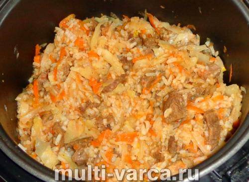 Традиционный бигус из свежей капусты