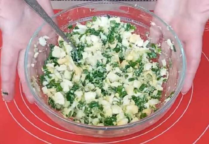 Пирожки с яйцом и луком