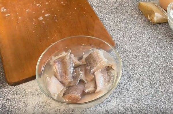 Хек, жареный в кляре