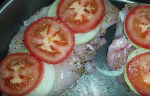 Мясо по-французски из филе куриной грудки: 3 рецепта на выбор