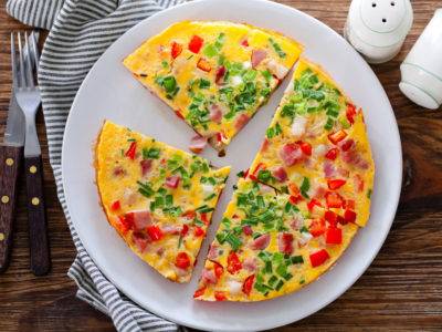 20 рецептов вкусных омлетов с помидорами и молоком на сковороде