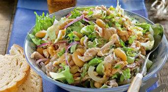 Салат из фасоли и куриной грудки