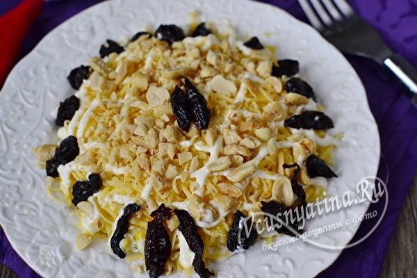 10 вкусных рецептов салата с копченой курицей