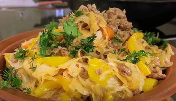 Тушеная капуста с фаршем