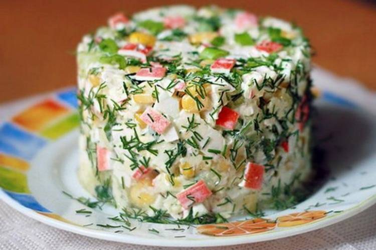 Салат из риса и яиц