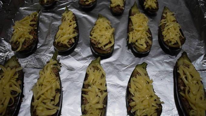 Баклажаны в духовке с помидорами и сыром